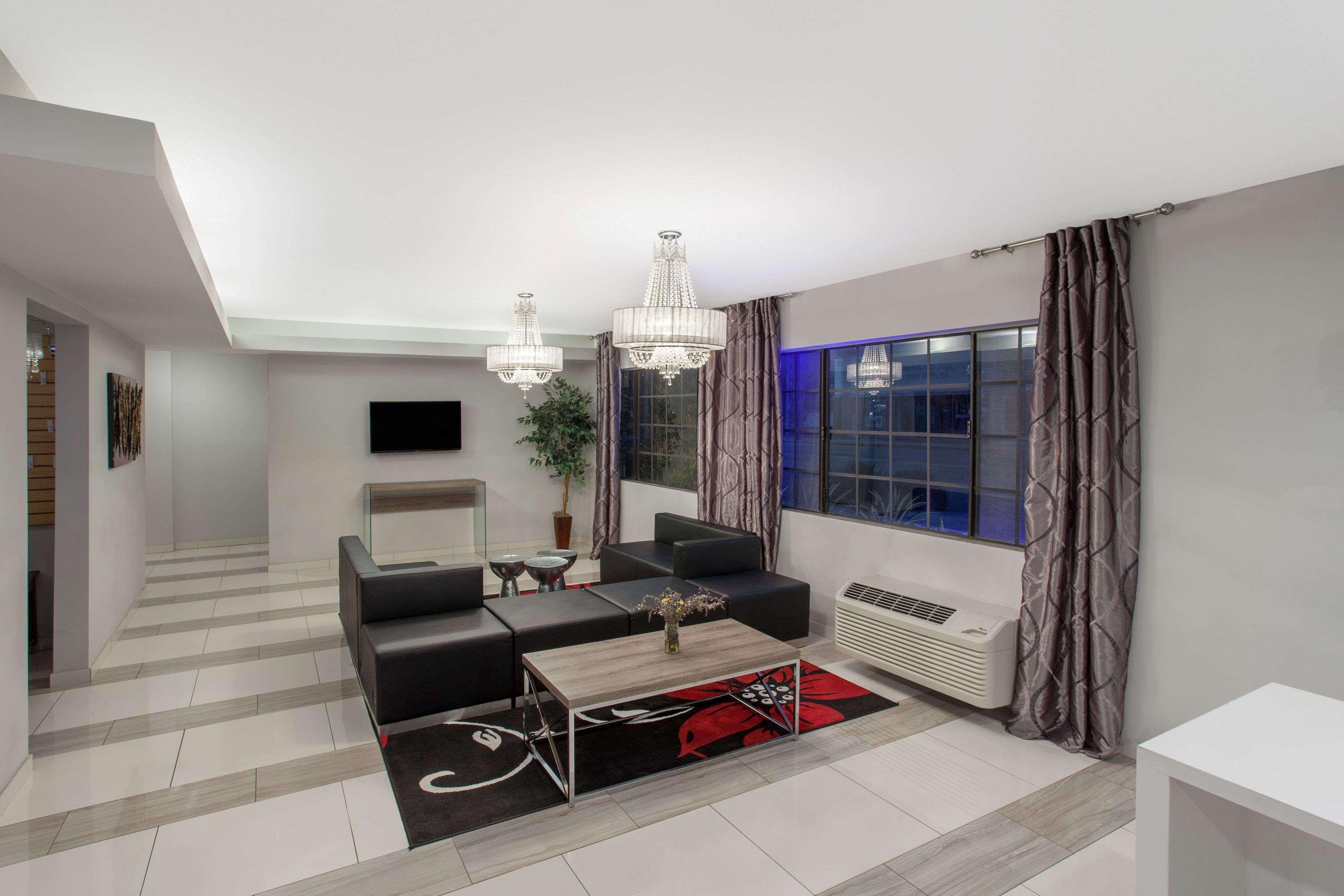 Ramada By Wyndham Culver City Лос-Анджелес Экстерьер фото