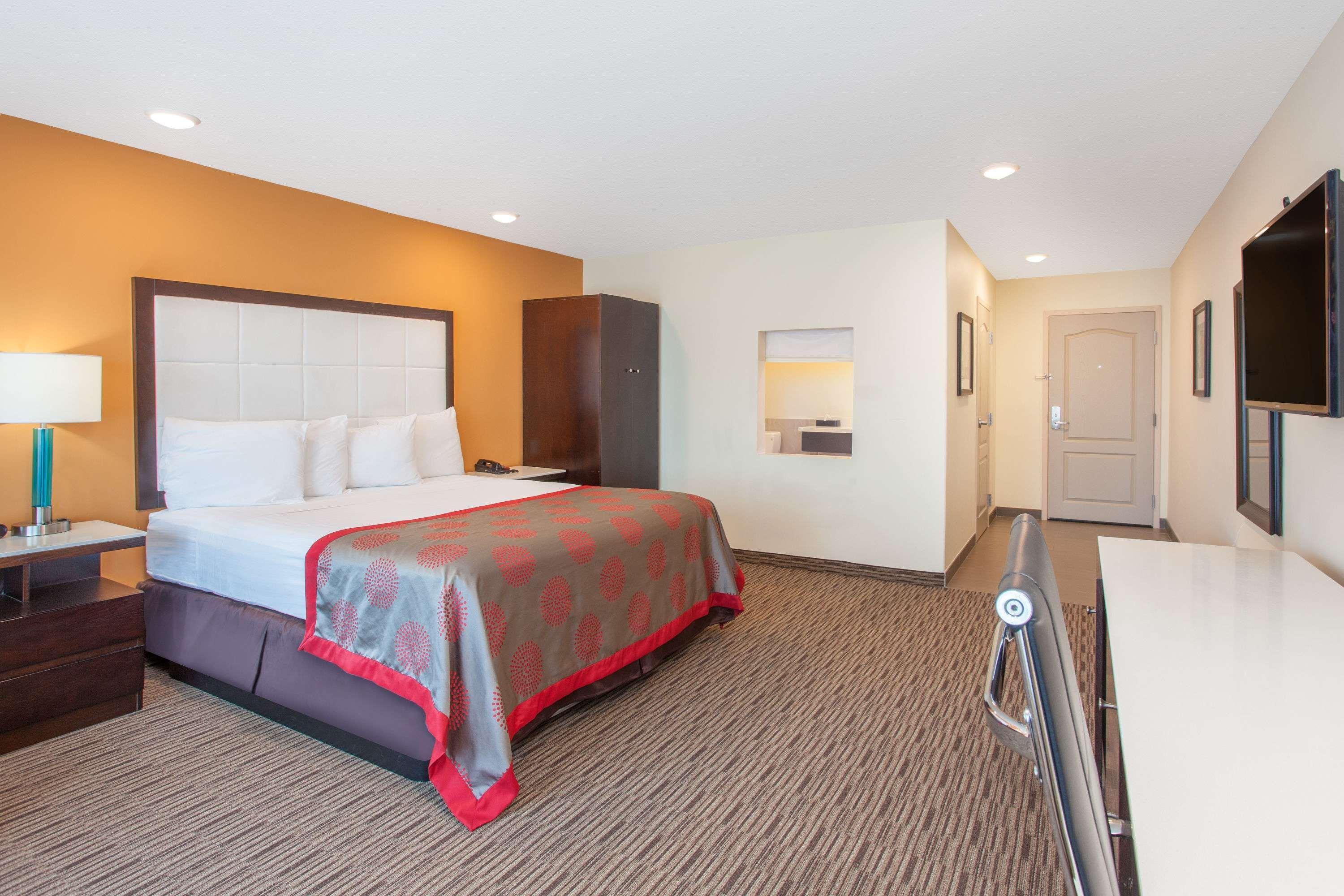 Ramada By Wyndham Culver City Лос-Анджелес Экстерьер фото